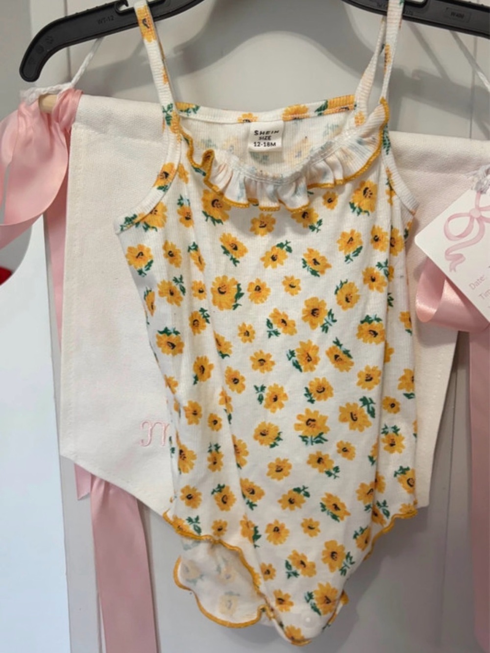 SHEIN White & Yellow Floral Baby Romper